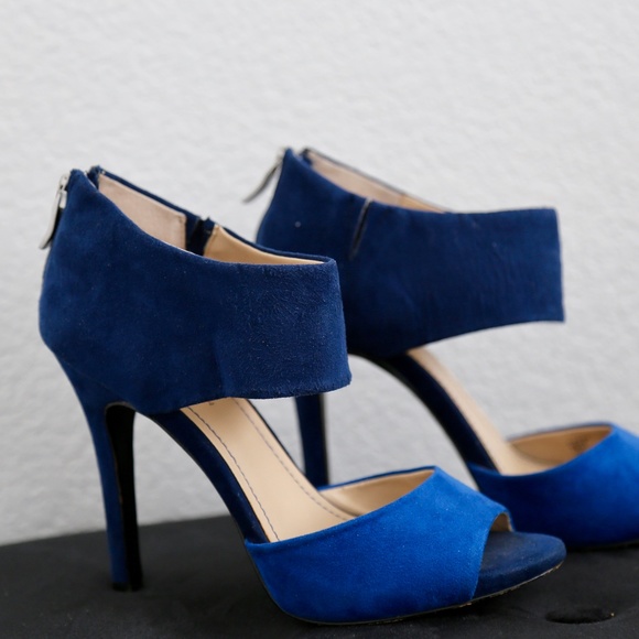 BCBGeneration Shoes - BCBGeneration Two Tone Heels Pumps